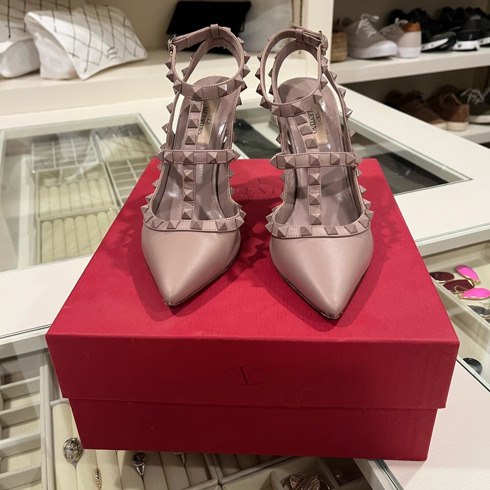 Valentino Rock Studs Size 37